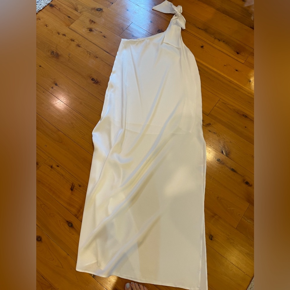 One-shoulder White Maxi Dress